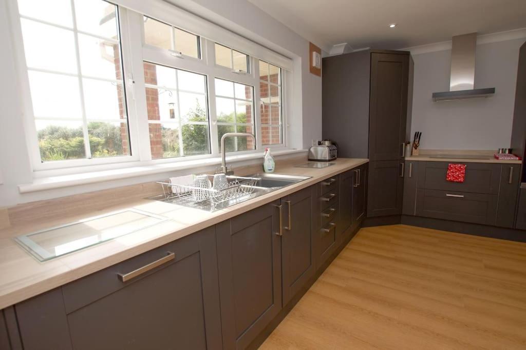 Spacious 5 Bed In The Countryside, Close To Frinton-On-Sea Kirby Cross Dış mekan fotoğraf