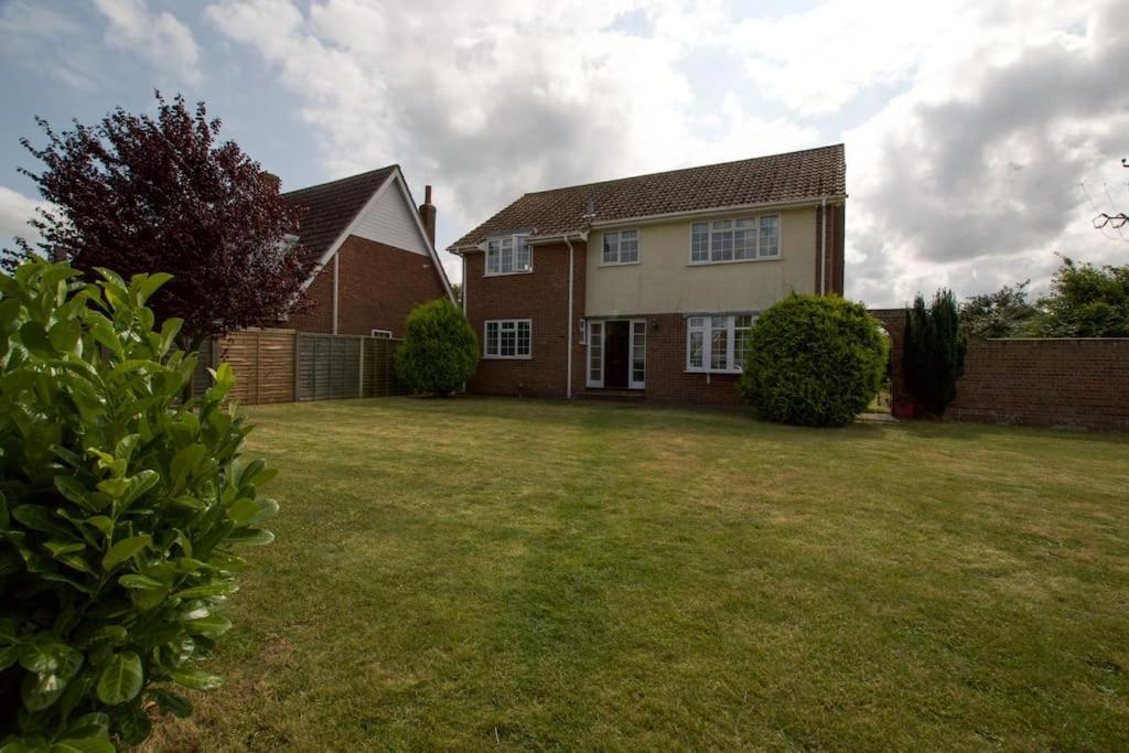Spacious 5 Bed In The Countryside, Close To Frinton-On-Sea Kirby Cross Dış mekan fotoğraf